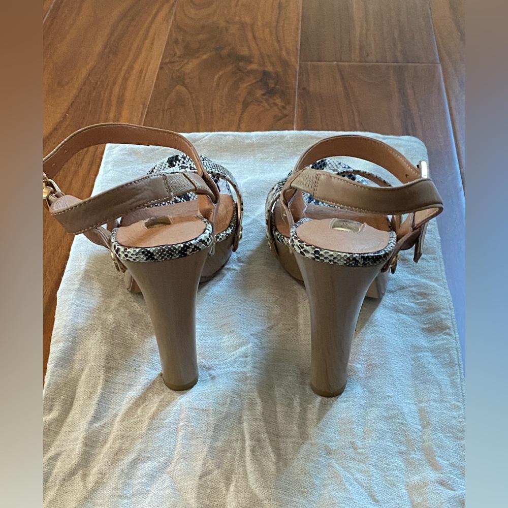 Sandals - Picture 4 of 4
